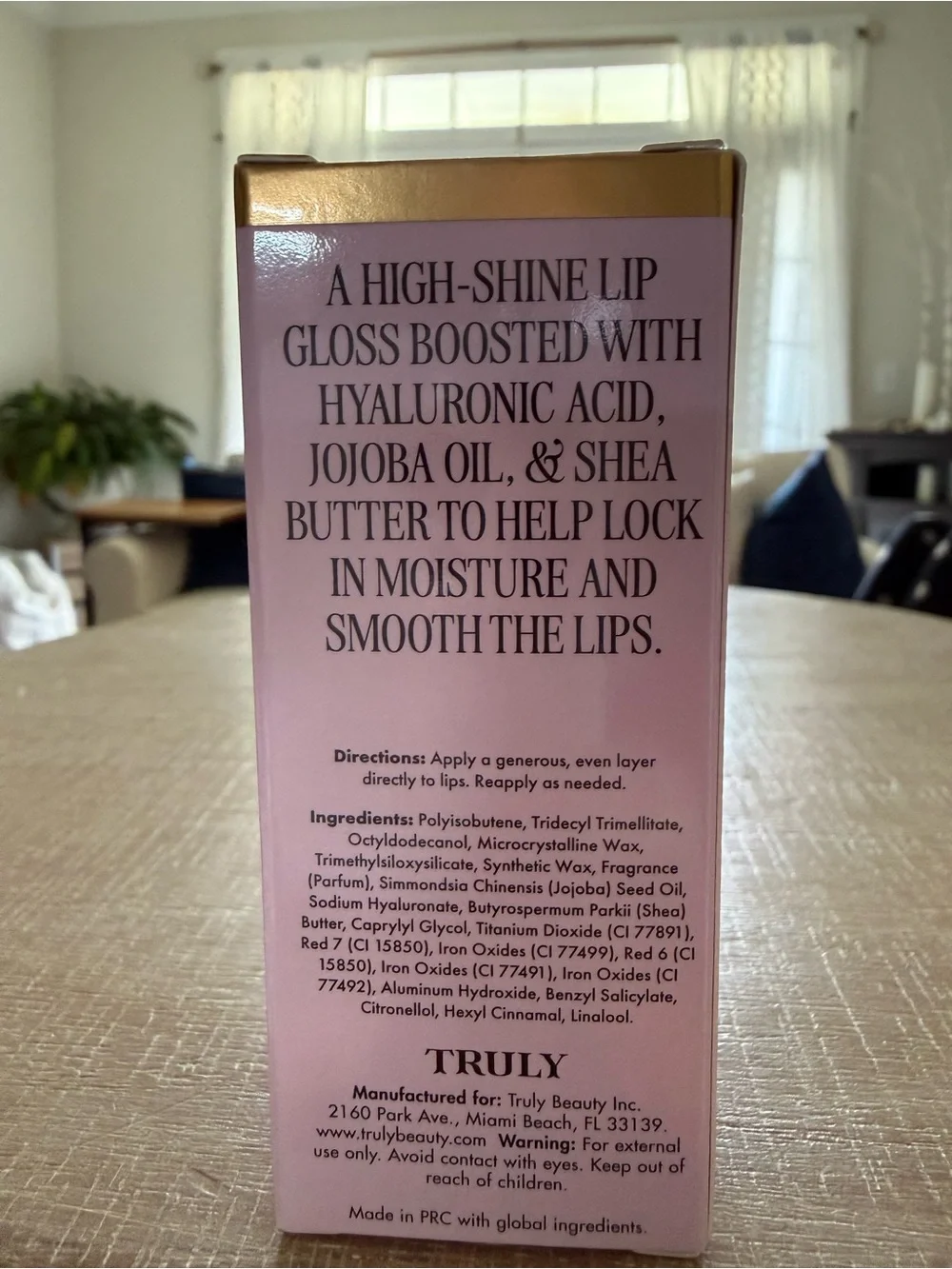 Truly Hydrating Lip Gloss -Glazed Doughnut